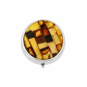 Runde Pillendose mit Bernsteinmosaik und drei Fächern; ein einzigartiges Bernstein Accessoire für Damen und Herren