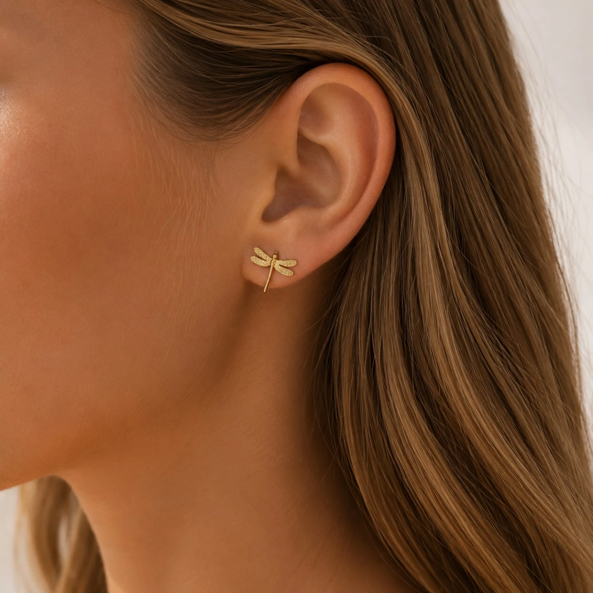 ohrstecker-silber-925-24k-vergoldet-libellen-ohr Ohrstecker Silber 925 24k vergoldet Libellen Motiv, goldene Natur-Ohrringe für Damen, hochwertiger Ohrschmuck.
