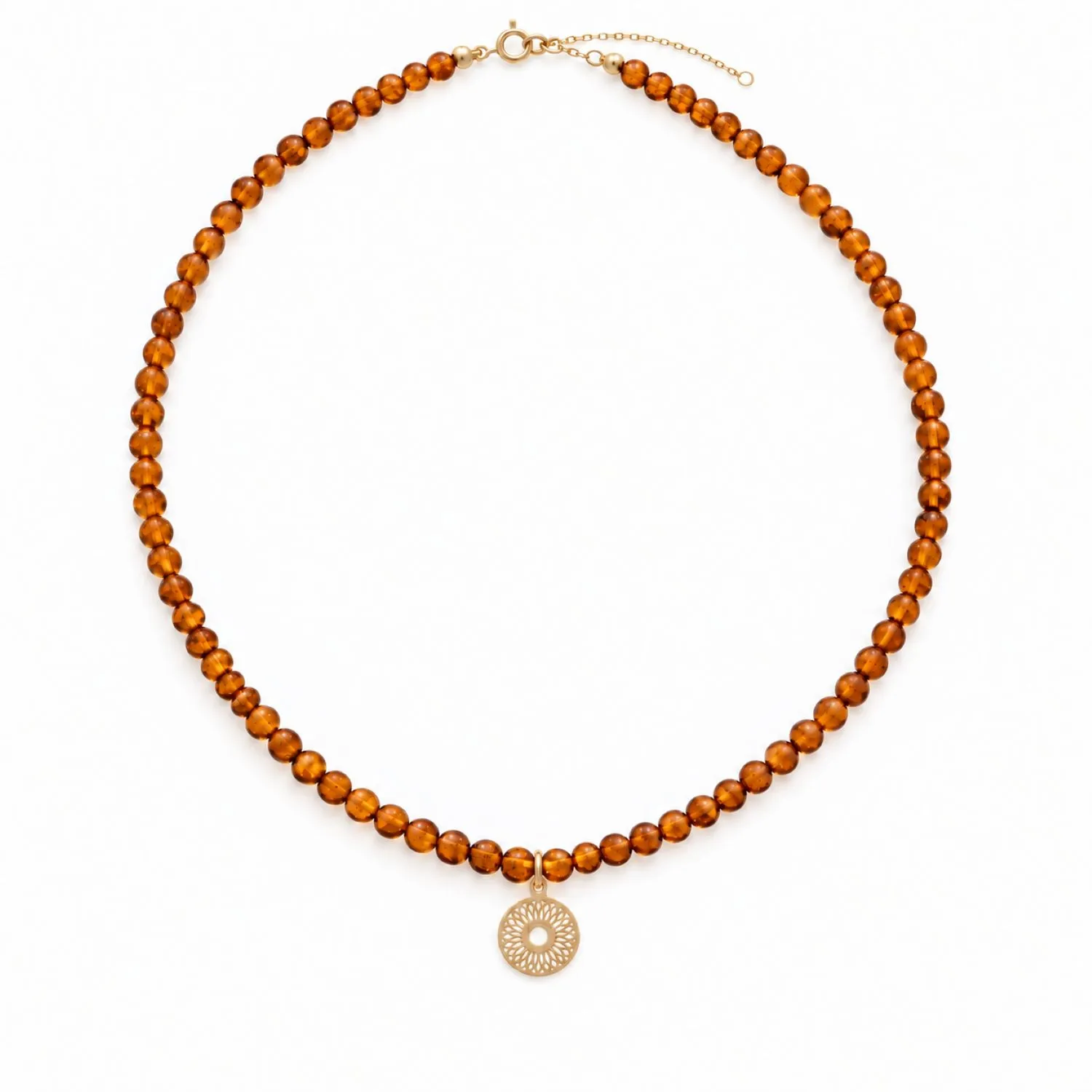 bernstein-halskette-gold-333-mandala-ruhe Elegante Halskette Gold 333 Bernstein „Ruhe“; Damenkette mit rundem Mandala-Anhänger und cognacfarbenen Bernsteinperlen
