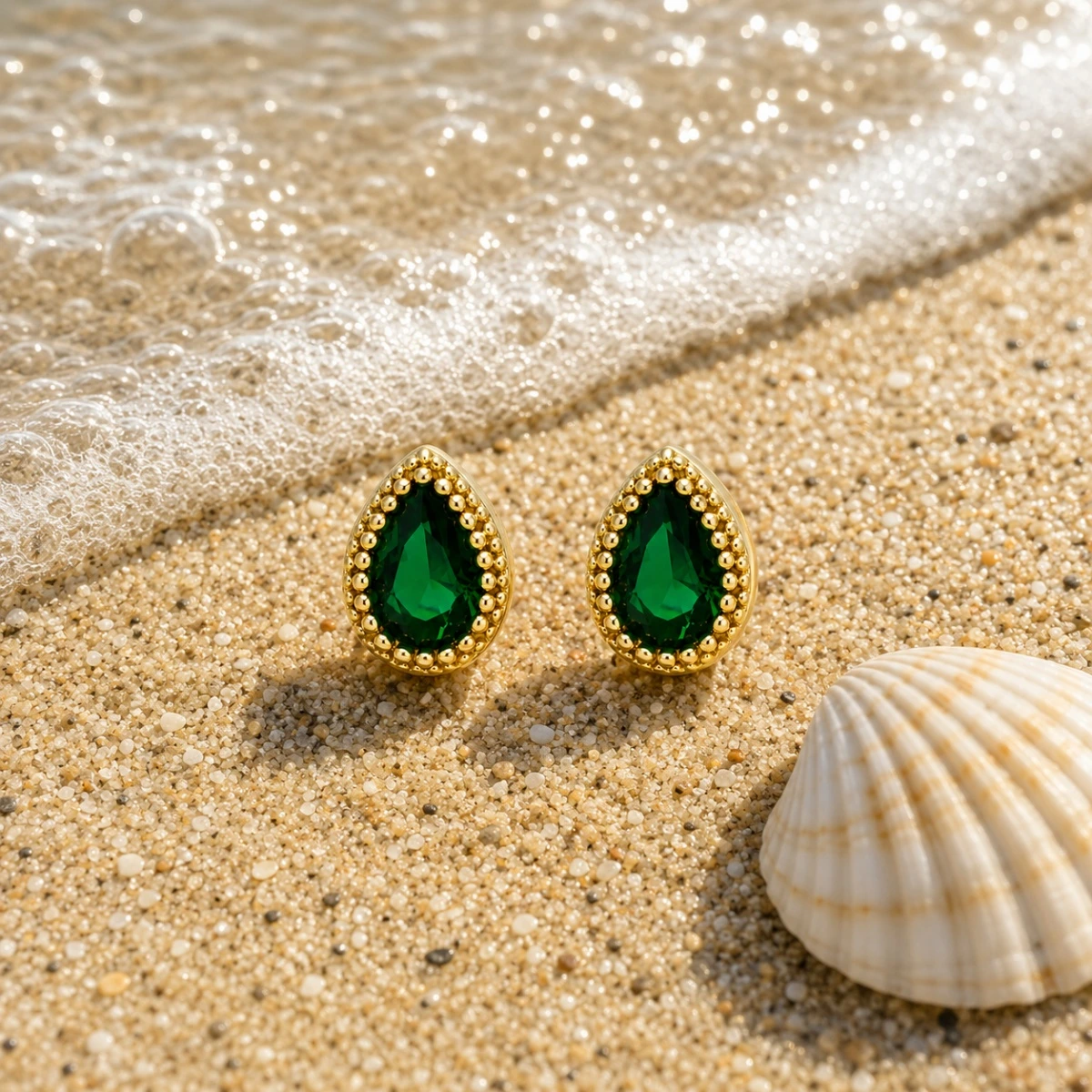 ohrstecker-gold-585-smaragdgruener-traum-mit-zirkonia-meer Elegante Ohrstecker Gold Zirkonia Grün - mit rundem, smaragdgrünem Zirkonia-Stein.