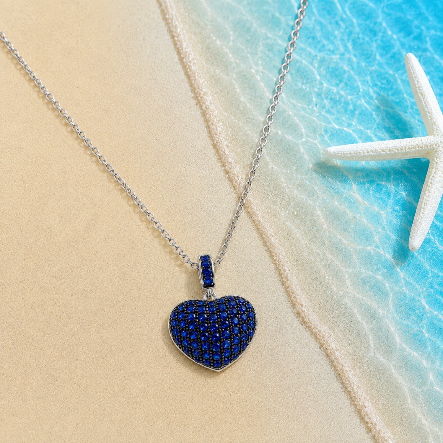 halskette-silber-925-herz-zirkonia-blau-2 Halskette Silber 925 Herz Blau mit Zirkonia, Halskette Blau Herzkette aus rhodiniertem Silber 925 mit präzise geschliffenen Zirkonia-Steinen.