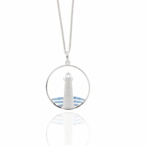 Anhänger aus rhodiniertem Silber mit Leuchtturm-Motiv und blauen Zirkonia, Ø 28 mm