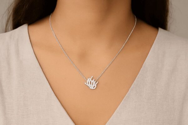 Koralle Halskette 925 Silber rhodiniert aus der Kollektion Meeresleben – maritimer Schmuck in edlem Design