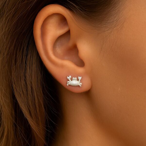Ohrstecker Silber in Krabbenform – maritimer Schmuck für Damen