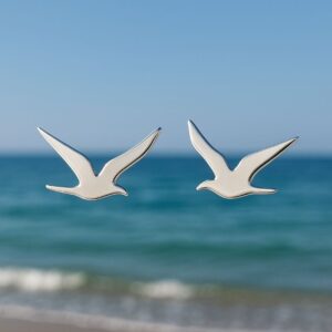 Ohrstecker Silber Möwe im Flug – minimalistische Ohrstecker in Möwenform