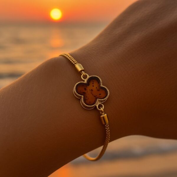 Bernstein Armband Silber vergoldet mit Monogramm Blume, Coreana-Kettchen und Schiebeverschluss