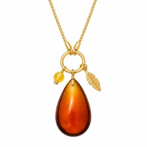 Halskette Silber 925 vergoldet Bernstein Blattanhänger Cognac, großer Tropfen-Anhänger aus baltischem Bernstein mit goldenem Blatt an einer verstellbaren Kette; Bernsteinschmuck Blatt