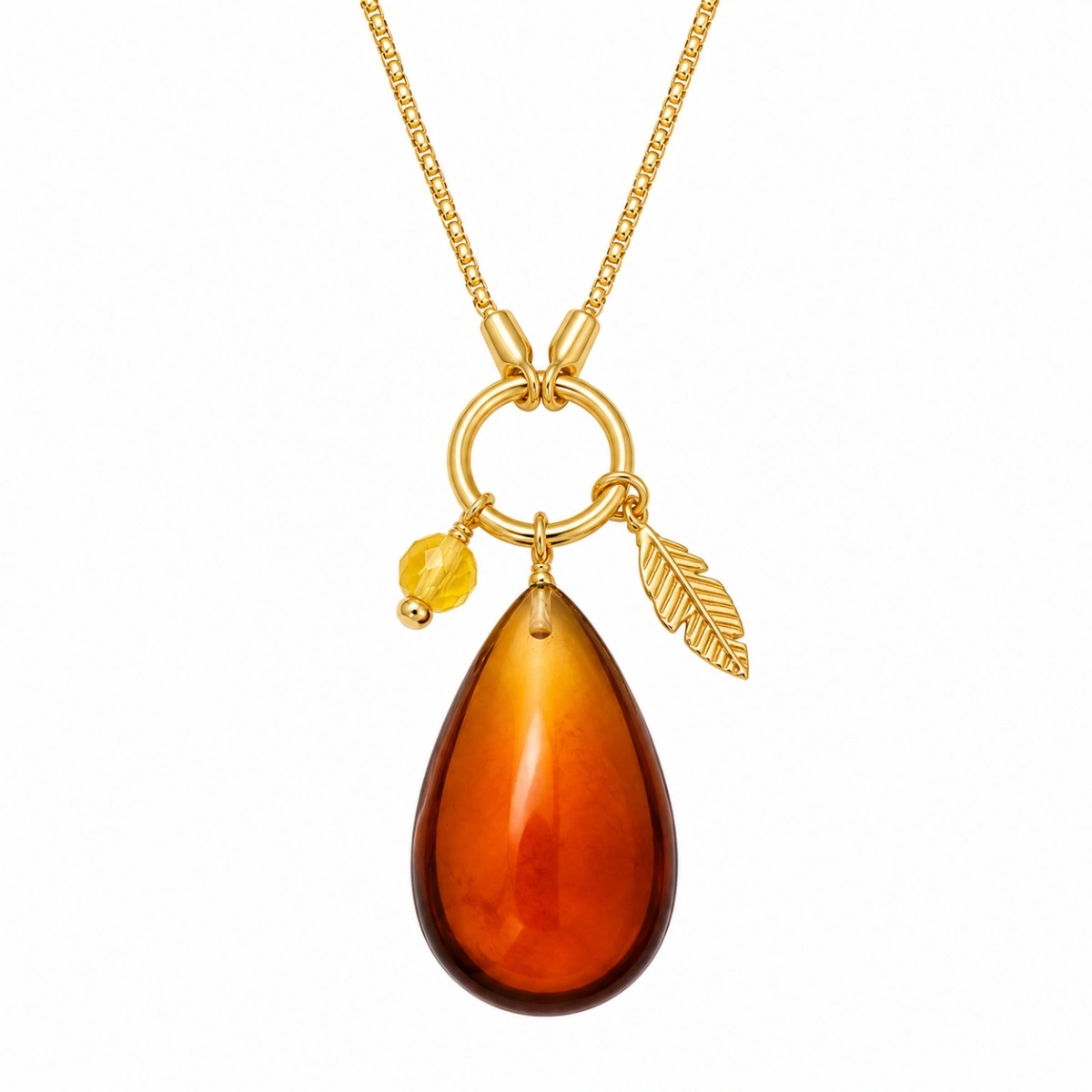 halskette-silber-925-vergoldet-blattanhaenger-cognac-front Halskette Silber 925 vergoldet Bernstein Blattanhänger Cognac, großer Tropfen-Anhänger aus baltischem Bernstein mit goldenem Blatt an einer verstellbaren Kette; Bernsteinschmuck Blatt