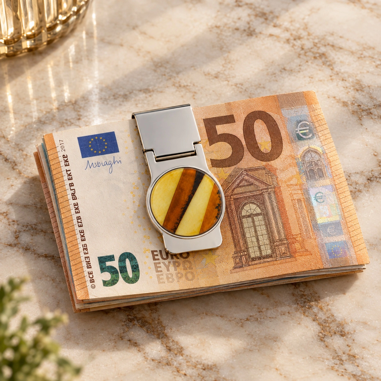 geldklammer-mit-bernsteinmosaik-geld Geldklammer aus Edelstahl mit dekorativem Bernsteinmosaik; praktisches Bernstein Accessoire