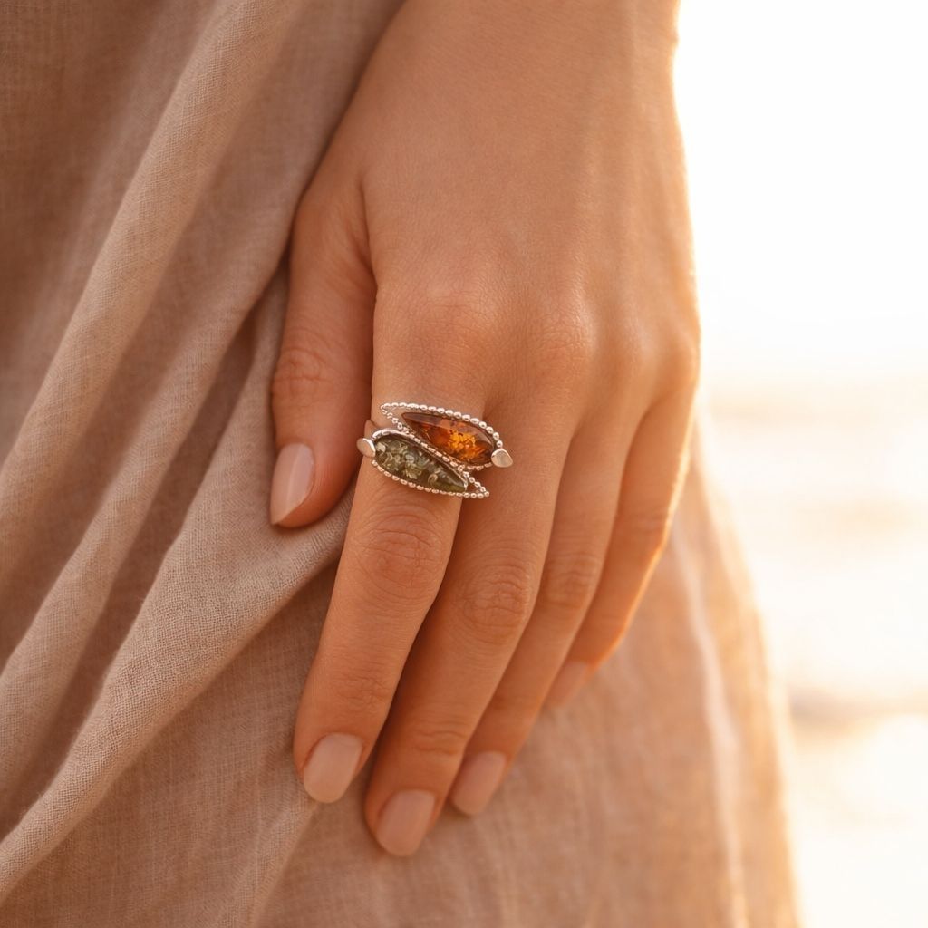 Ring-Silber-925-rhodiniert-Bernstein (9) Ring Silber 925 rhodiniert Bernstein „Doppelblatt” - ein schöner Damenring aus 925er Silber mit echten Ostseebernsteinen.