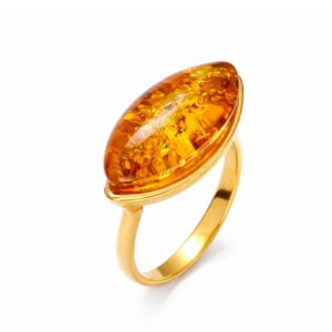 Ring Silber 925 vergoldet Bernstein „Kern” - ein eleganter Ring aus 925er Silber mit 24K Vergoldung und echtem Bernstein. Handgefertigt, inspiriert von Usedom.