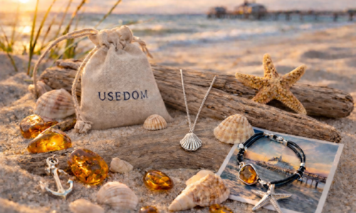 Muscheln, Ostseebernstein und Silberschmuck als Souvenir von der Ostsee