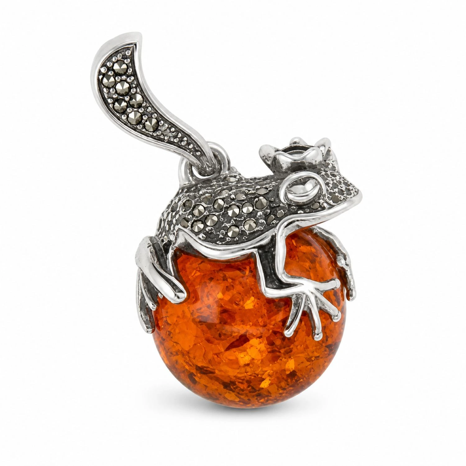 bernstein-anhaenger-silber-frosch-cognac-P544C-packshot.jpg Maritimer Bernstein Anhänger Silber 925 Frosch Cognac mit echtem baltischem Bernstein und filigranem Froschmotiv; Silber Anhänger Frosch als maritimes Geschenk für Damen