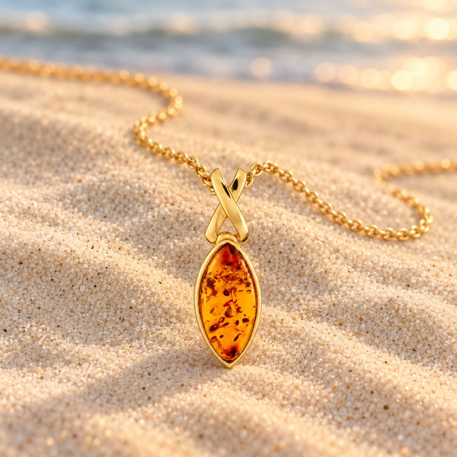 bernstein-anhaenger-gold-375-cognac-meeresknoten-sand Bernstein Anhänger Gold 375 „Meeresknoten“ - schöner Schmuck mit Ostseebernstein; eleganter Kettenanhänger Gold 9K Bernstein