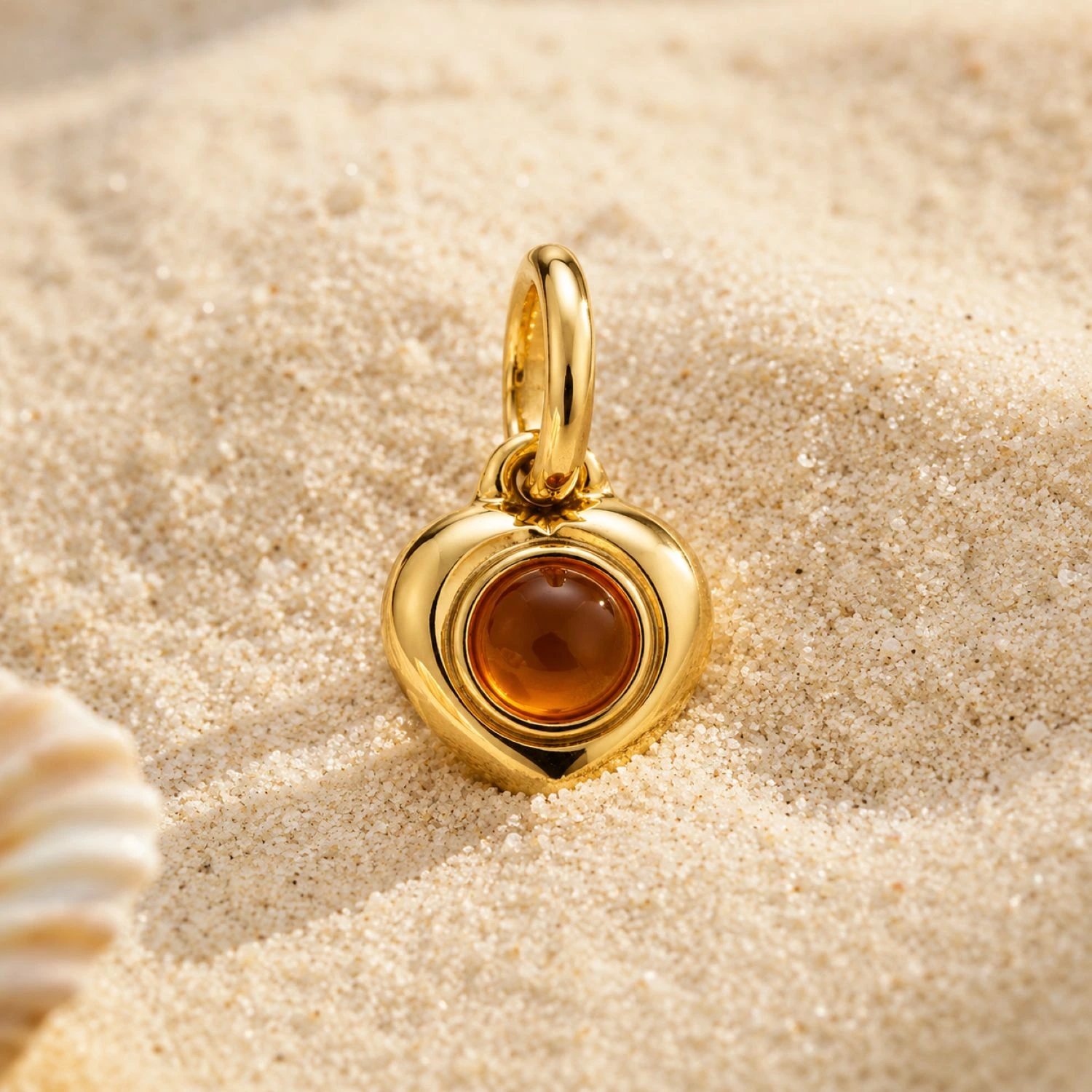bernstein-anhaenger-gold-375-herzlicht-cognac-sand Bernstein Anhänger Gold 375 Herzlicht Cognac mit echtem Ostseebernstein in Herzform; Schmuck mit Ostseebernstein