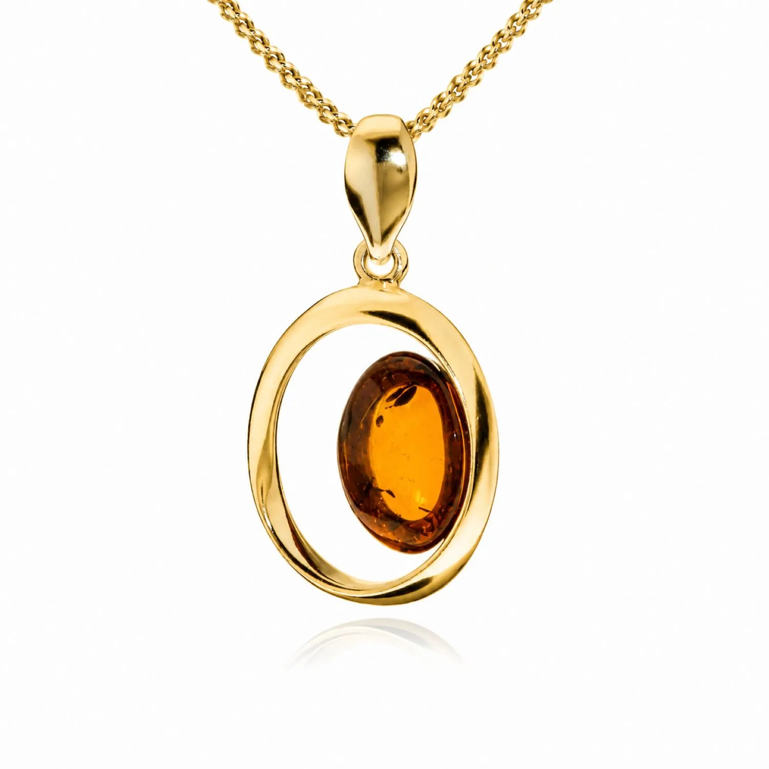 bernstein-anhaenger-gold-375-insel-cognac-packshot Bernstein Anhänger Gold 375 „Insel“ Cognac Oval Gold 9 Karat, Schmuck mit ovalem Ostseebernstein; Eleganter Bernsteinschmuck mit Insel Motiv