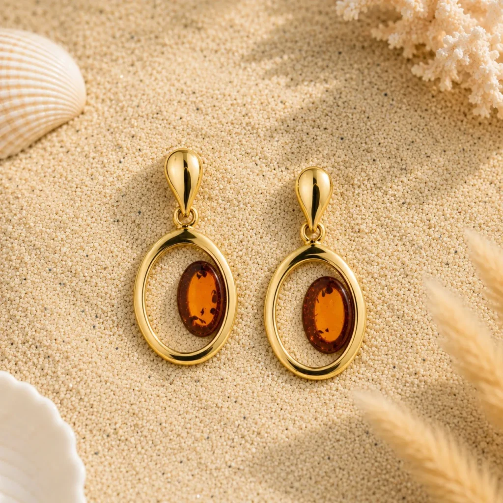 Bernstein Ohrhänger Gold 375 „Insel“ Cognac ist ein eleganter Schmuck mit ovalem Ostseebernstein; Bernsteinschmuck mit Insel Motiv für jeden Anlass; Bernstein Ohrringe Oval Gold 9 Karat für Damen