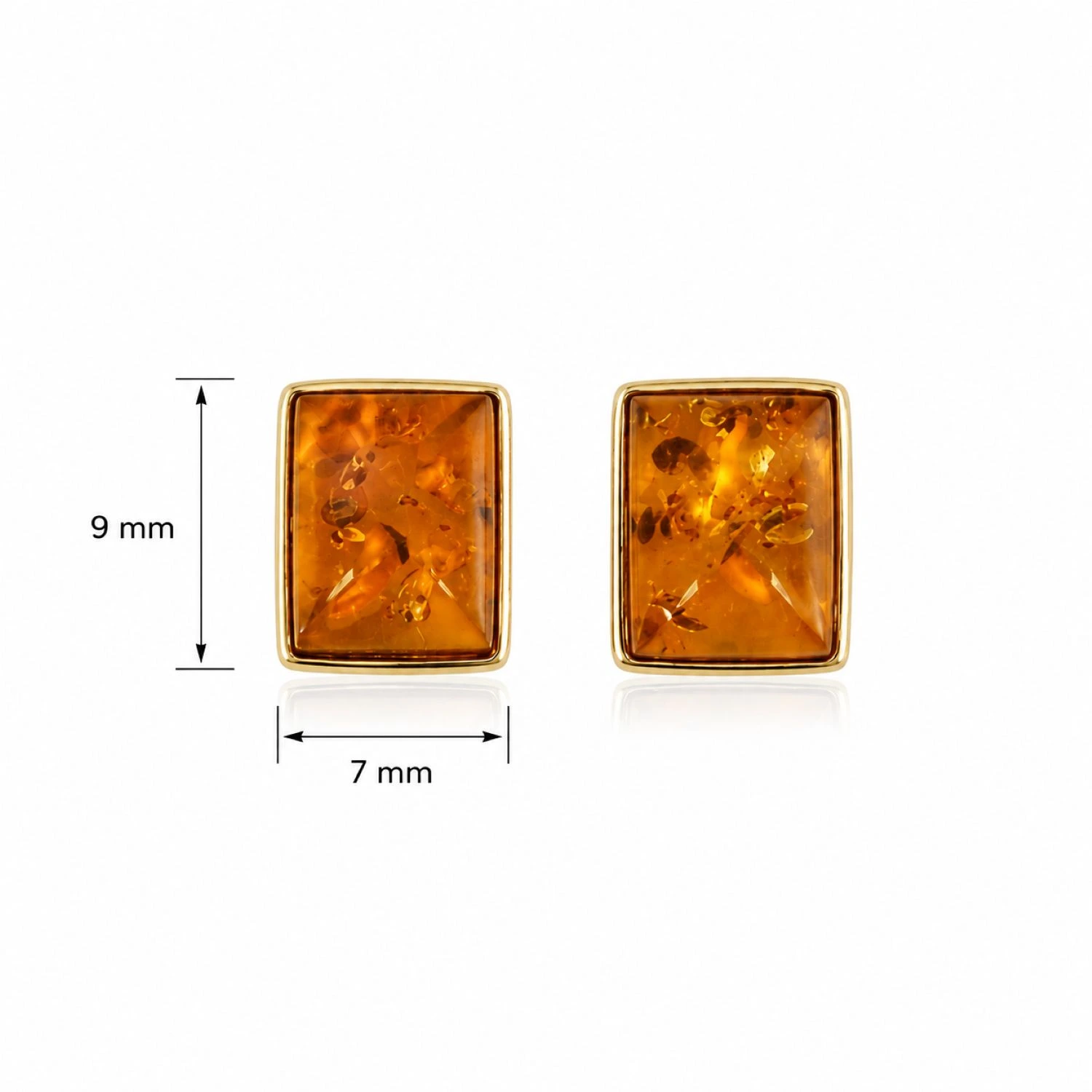 bernstein-ohrstecker-gold-375-balance-cognac-lineal Bernstein Ohrstecker Gold 375 „Balance“ Cognac mit rechteckigem Cognac Bernstein und Goldfassung; Elegante Gold Ohrringe Rechteck; schöne Bernstein Ohrringe eckig; Schmuck mit Ostseebernstein