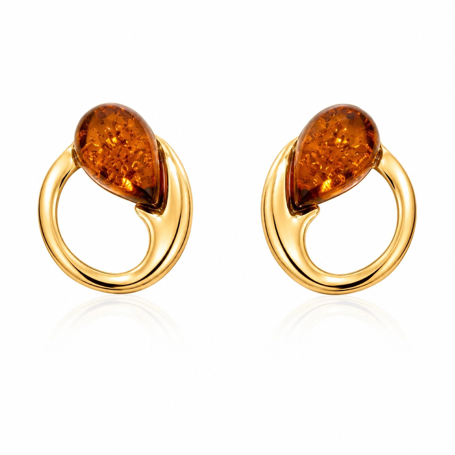 bernstein-ohrstecker-gold-375-goldschleife-cognac Bernstein Ohrstecker Gold 375 „Goldschleife“ Cognac mit rundem Goldbogen und tropfenförmigem Bernstein; Ohrstecker Kreis mit Bernstein in Tropfenform für jeden Anlass; eleganter Schmuck mit echtem Ostseebernstein